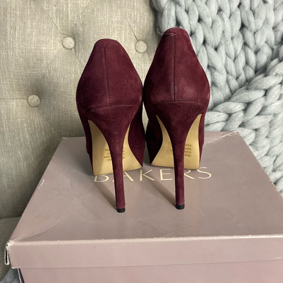 BAKERS - BURGUNDY SUEDE PUMPS - Picture 2 of 6